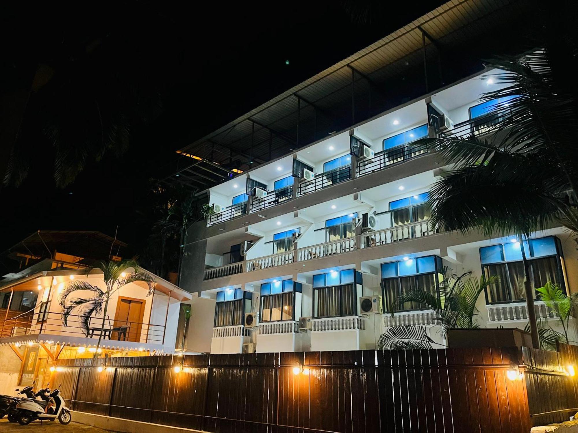 Hotel Pleasure Inn Near Turtle Beach Morjim Manage By Ld Group Of Hospitality Exterior photo