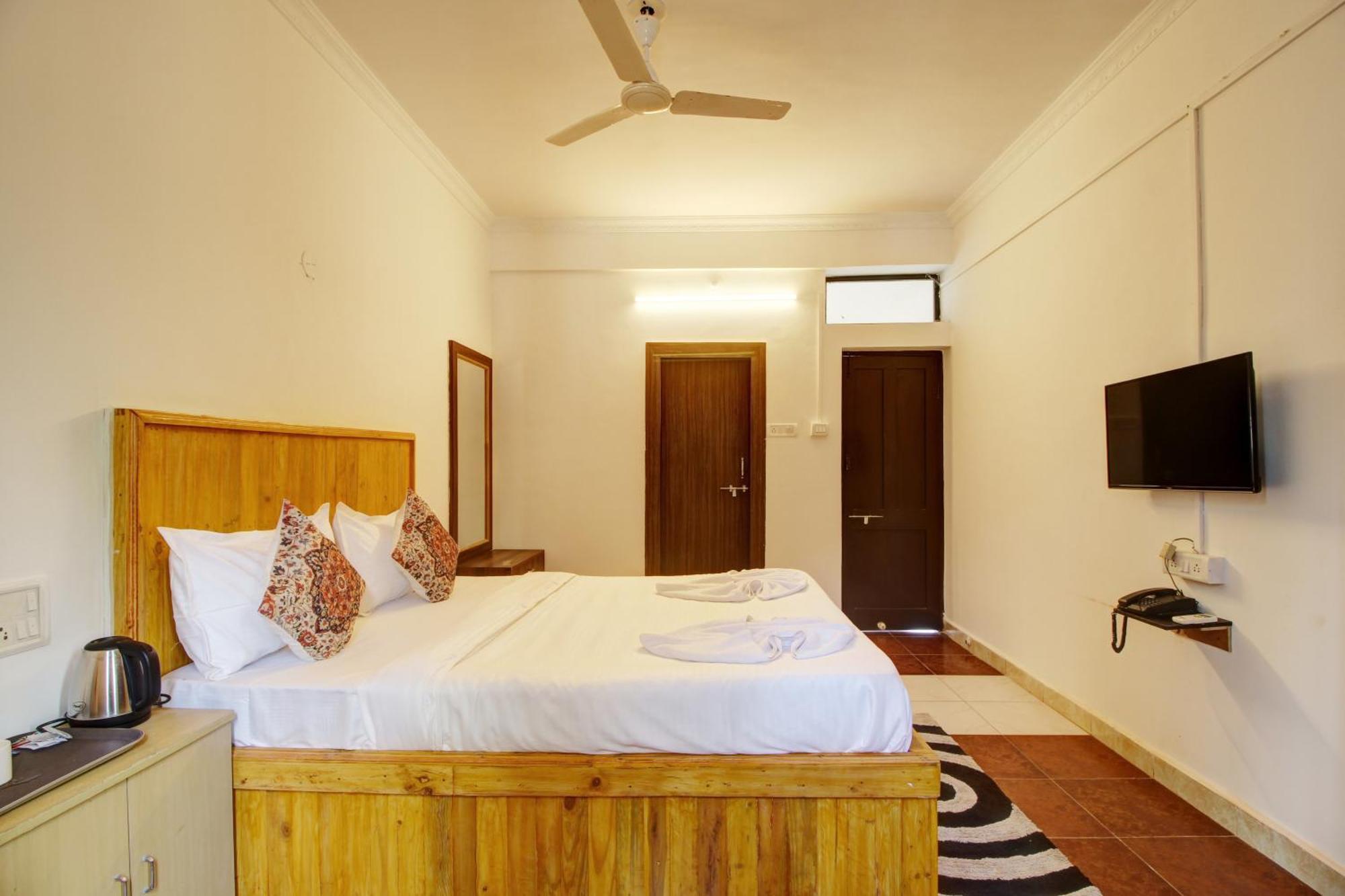 Hotel Pleasure Inn Near Turtle Beach Morjim Manage By Ld Group Of Hospitality Exterior photo